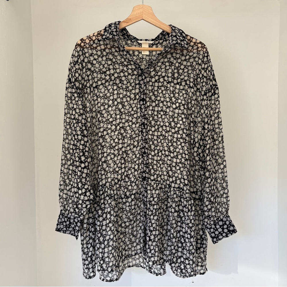 H&M Black/White Button Down Patterned Top Size 8